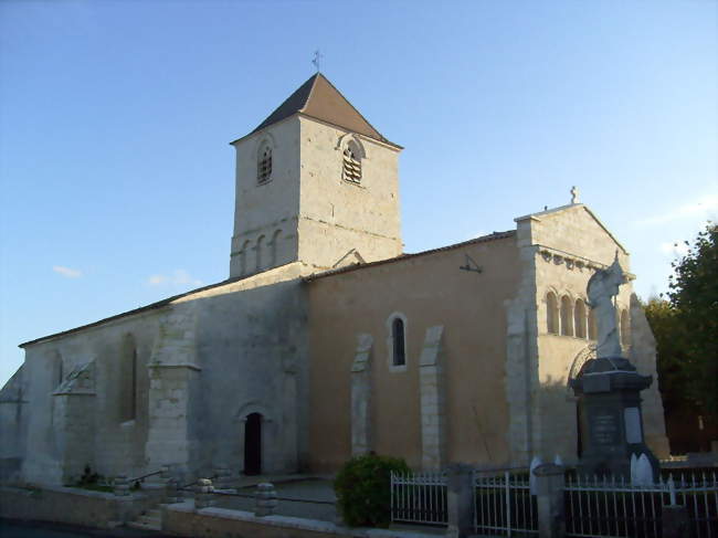 L\'église romane de Lorignac - Lorignac (17240) - Crédit photo: Cobber17