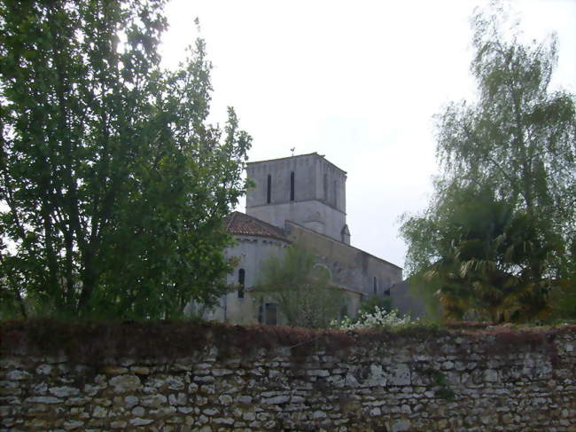 Le centre du village de Lussant - Lussant (17430) - Charente-Maritime
