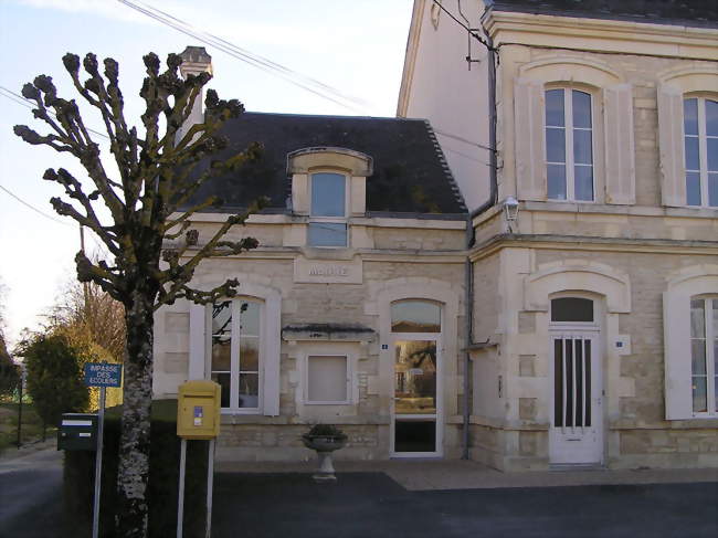 La mairie de Mons - Mons (17160) - Charente-Maritime