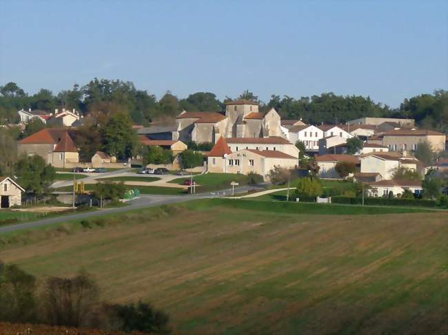 Vue du bourg d\'Orignolles (17210) - Crédit photo: Jack ma