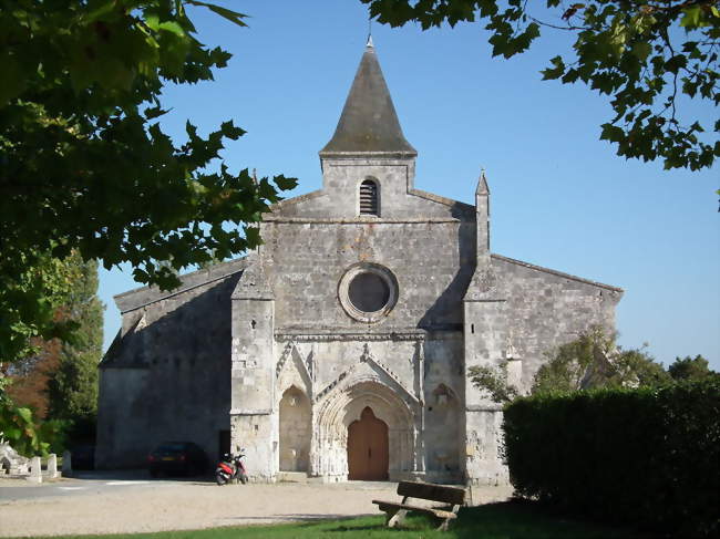 L\'église Saint-Michel d\'Ozillac - Ozillac (17500) - Crédit photo: Cobber17