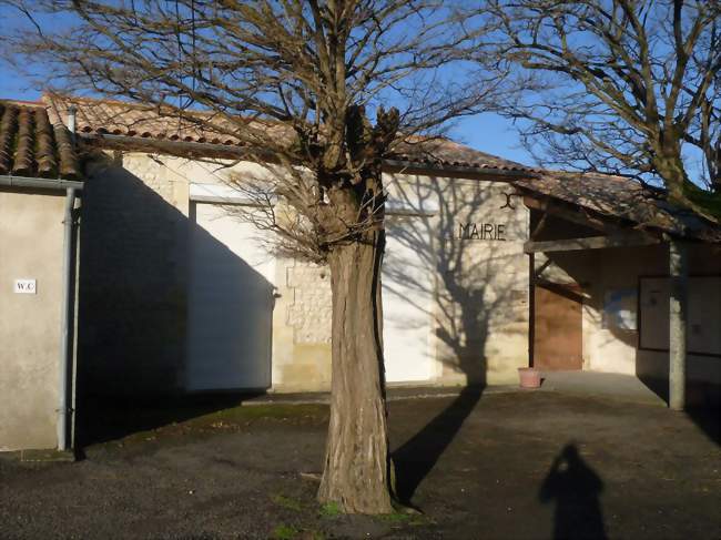 La mairie, à Pommiers - Pommiers-Moulons (17130) - Charente-Maritime