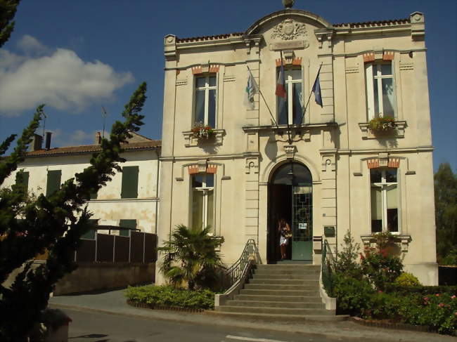 Hôtel de ville de Saint-Georges-du-Bois - Saint-Georges-du-Bois (17700) - Charente-Maritime