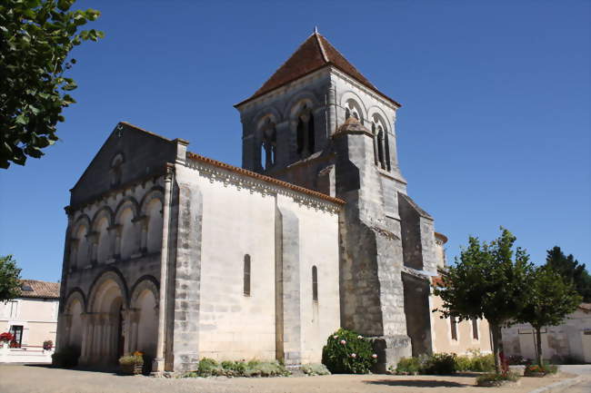 L\'église Saint-Martin - Saint-Martin-de-Coux (17360) - Crédit photo: Mj.galais