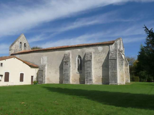 L\'église et la mairie de Saint-Médard - Saint-Médard (17500) - Crédit photo: Jack ma