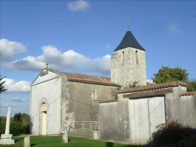 L\'église romane de Sainte-Ramée (17240) - Crédit photo: Cobber17