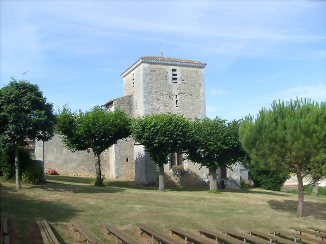 L\'église romane de Saint-Sorlin-de-Conac (17150) - Crédit photo: Cobber17