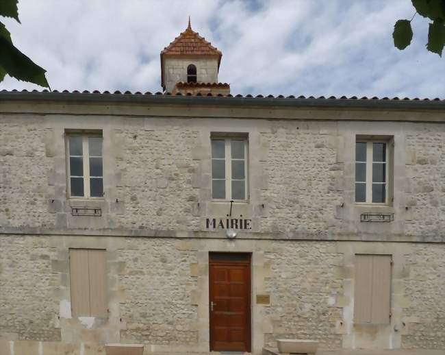 La mairie de Semillac (17150) - Crédit photo: Jack ma