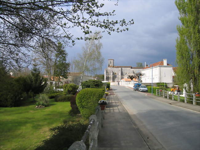 L'entrée du bourg de Varzay - Varzay (17460) - Charente-Maritime