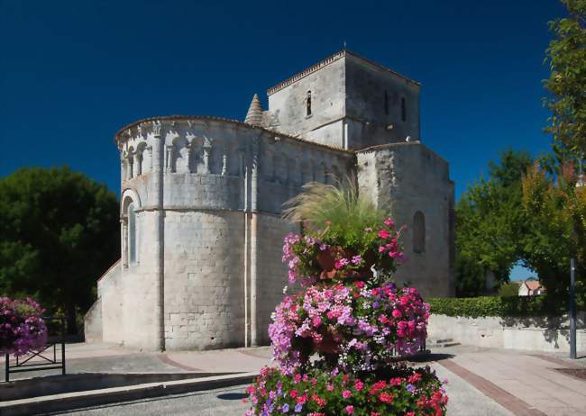 L'église Saint-Étienne (XIIe siècle), ancienne abbatiale bénédictine - Vaux-sur-Mer (17640) - Charente-Maritime