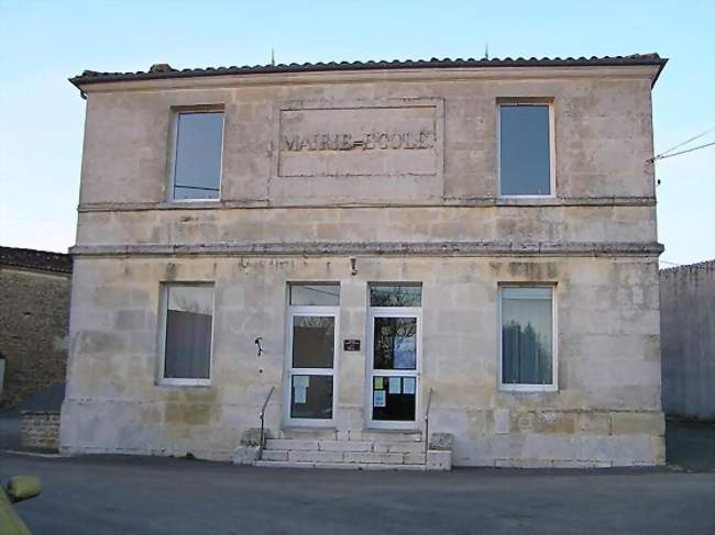 La mairie de Villars-les-Bois - Villars-les-Bois (17770) - Charente-Maritime
