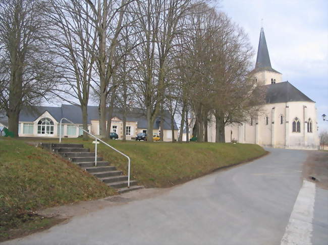 Église Notre-Dame et la mairie - Lazenay (18120) - Cher