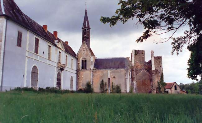 Abbaye de Loroy en 1987 - Méry-ès-Bois (18380) - Cher