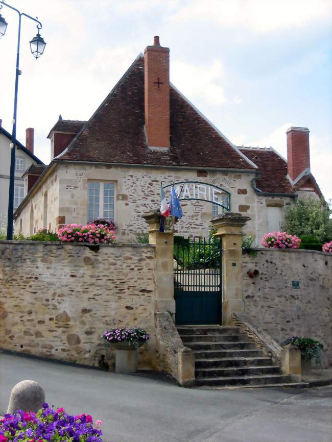 Mairie de Saint-Saturnin un jour de fête - Saint-Saturnin (18370) - Cher