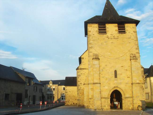 L'église Saint-Étienne - Chameyrat (19330) - Corrèze