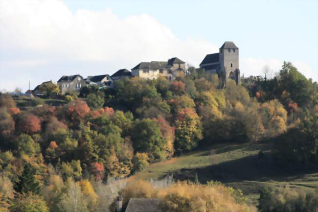 Vue de Chasteaux depuis le Lac du Causse - Chasteaux (19600) - Corrèze