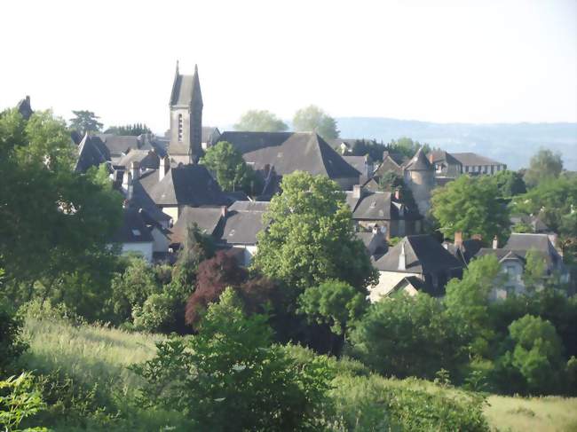 Le bourg de Juillac - Juillac (19350) - Corrèze