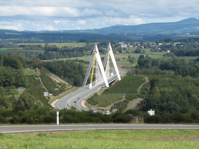 Le Viaduc vu de l'aire du Chavanon - Merlines (19340) - Corrèze