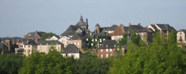 Vue générale du village - Meyssac (19500) - Corrèze