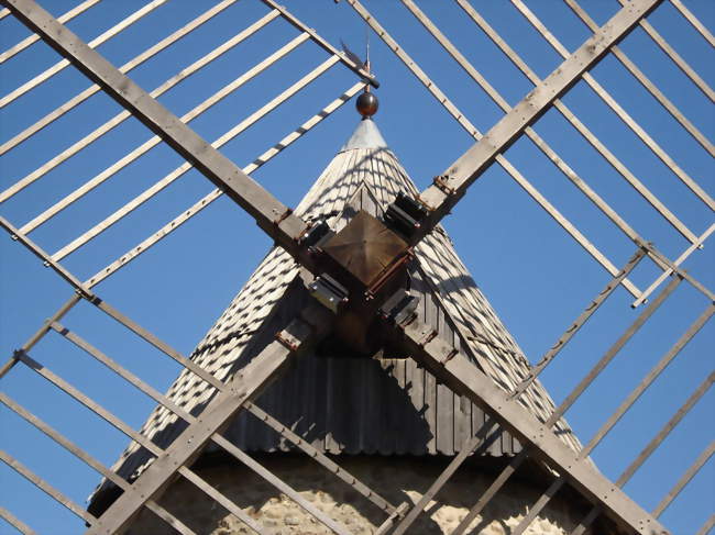 Le moulin à vent du village - Valiergues (19200) - Corrèze