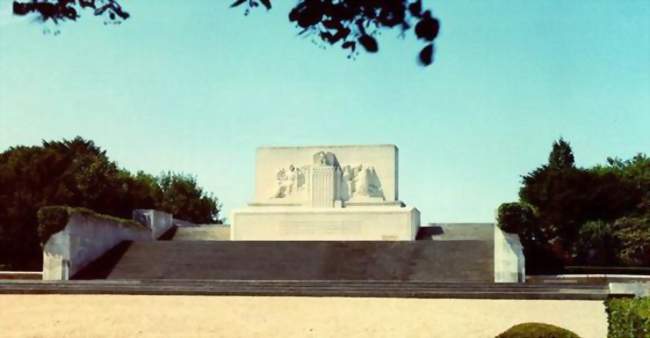 Le monument américain de Bellicourt - Bellicourt (02420) - Aisne