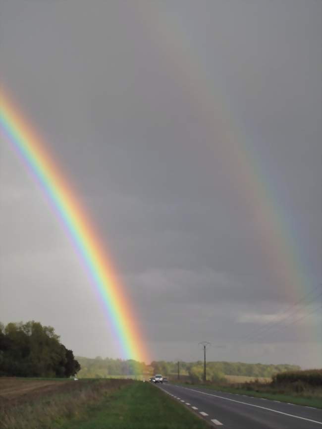 Arc-en-ciel vers Billy-sur-ourcq - Crédits: Dominique Insenga/Panoramio/CC by SA