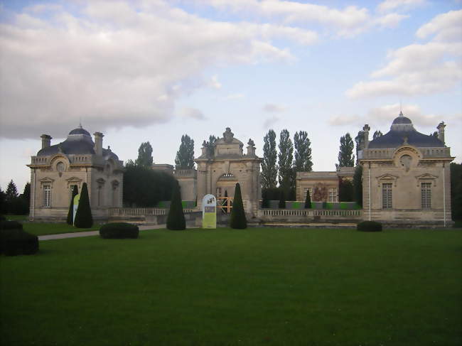 Exposition sur le patrimoine funéraire de Blérancourt