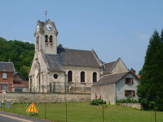 L'église de Braye, vue depuis l'entrée du village, en venant de Crouy - Braye (02880) - Aisne