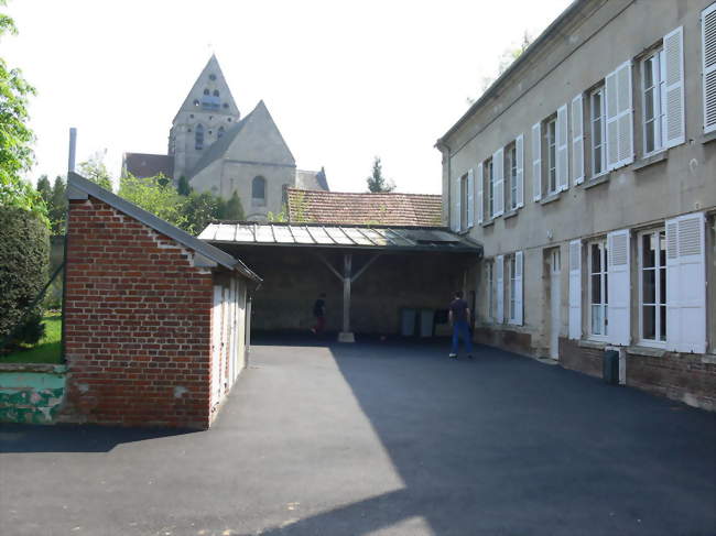L'école avec vue sur l'église - Camelin (02300) - Aisne