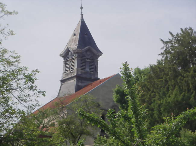 L'église de Celles-sur-Aisne, vue de loin - Celles-sur-Aisne (02370) - Aisne