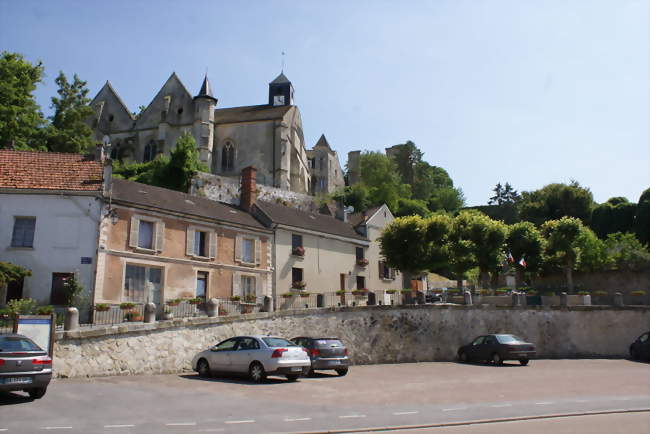 Place de la Poterne et église de Gandelu - Gandelu (02810) - Aisne