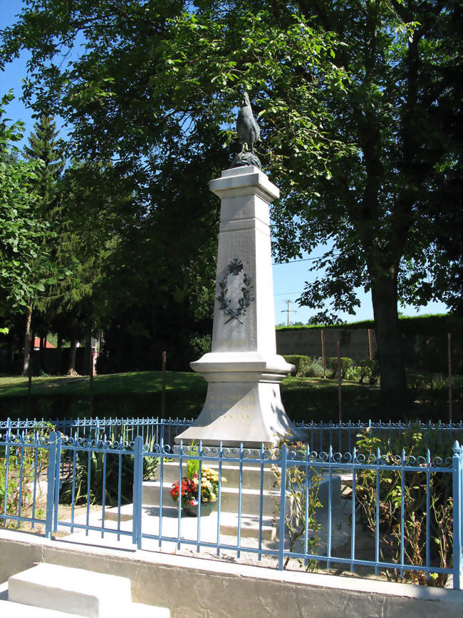 Le monument aux morts - Vassens (02290) - Aisne