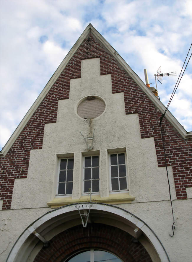 Fronton de la mairie - Vendelles (02490) - Aisne