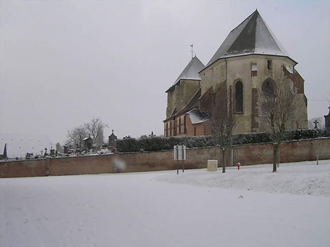 L'église fortifiée sous la neige - Vigneux-Hocquet (02340) - Aisne