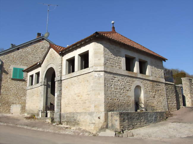 L'ancien lavoir de Barbirey-sur-Ouche - Barbirey-sur-Ouche (21410) - Côte-d'Or