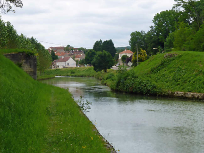 Canal de Bourgogne près de Buffon - Buffon (21500) - Côte-d'Or
