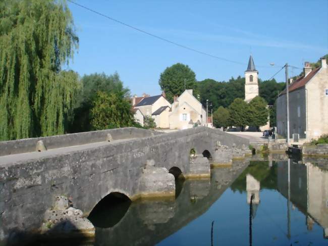 Le cur du village - Chamesson (21400) - Côte-d'Or