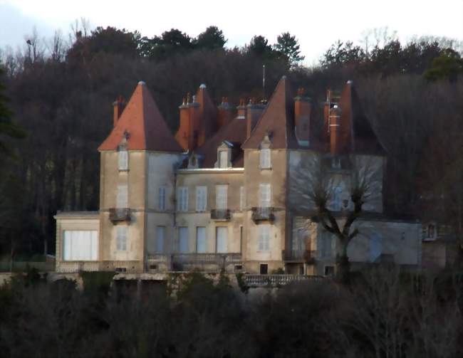 Château de Gouville, construit par M Legouz de Gerland - Corcelles-les-Monts (21160) - Côte-d'Or