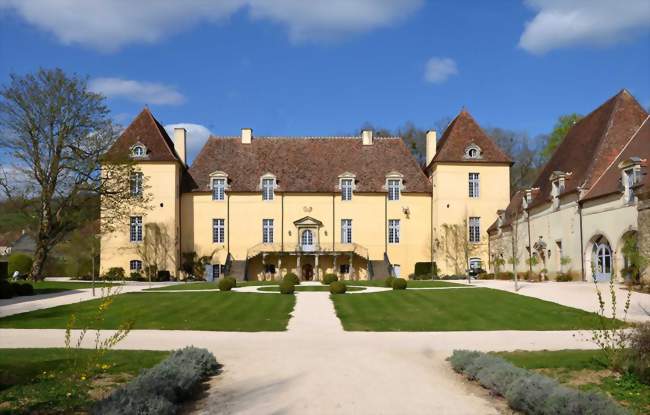 Façade du château de Créancey - Créancey (21320) - Côte-d'Or