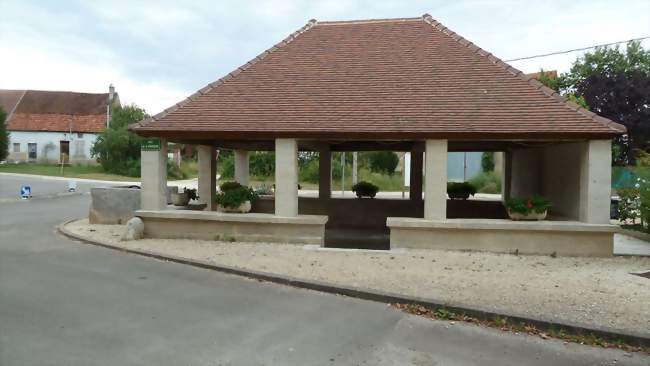 Le lavoir - Étevaux (21270) - Côte-d'Or