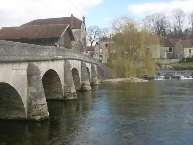Pont sur la Seine - Gomméville (21400) - Côte-d'Or