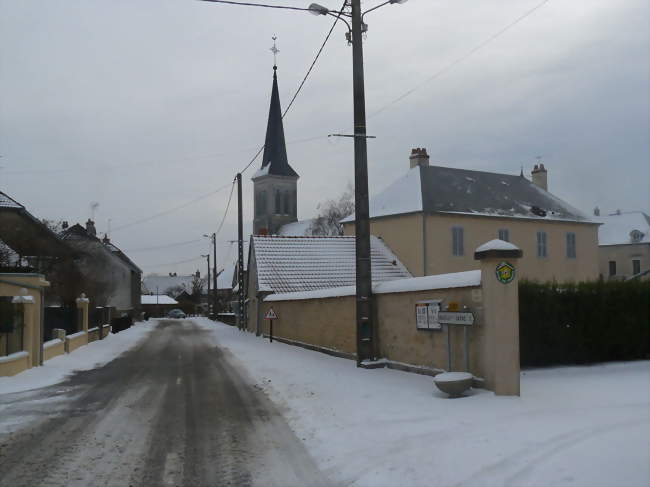 Le village sous la neige en décembre 2009 - Heuilley-sur-Saône (21270) - Côte-d'Or