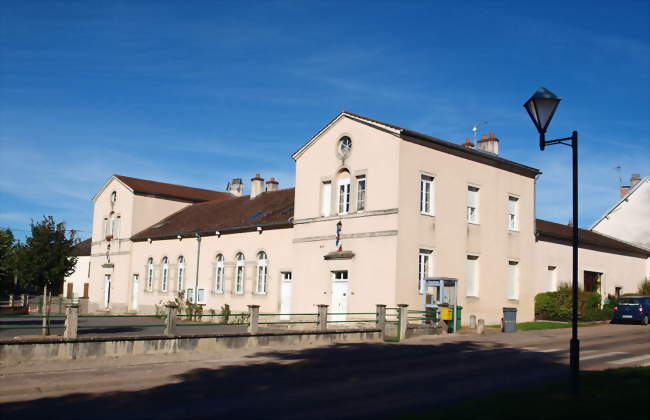 Mairie et école - Meilly-sur-Rouvres (21320) - Côte-d'Or