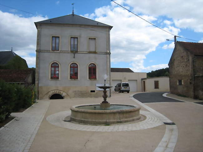 La mairie de Montigny-Montfort - Montigny-Montfort (21500) - Côte-d'Or