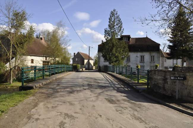 Pont sur la Bèze à Noiron-sur-Bèze - Noiron-sur-Bèze (21310) - Côte-d'Or