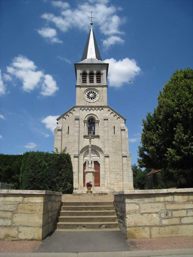 L'église au centre du village - Pouilly-sur-Vingeanne (21610) - Côte-d'Or