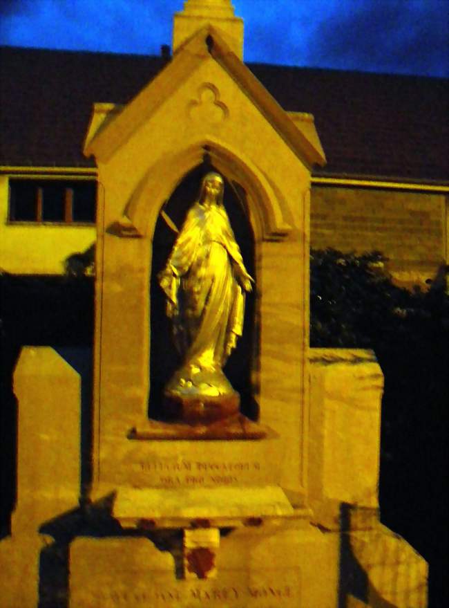 Statue de la Vierge à Saint-Bernard - Saint-Bernard (21700) - Côte-d'Or