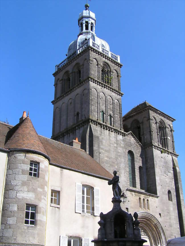 La basilique Saint-Andoche - Saulieu (21210) - Côte-d'Or