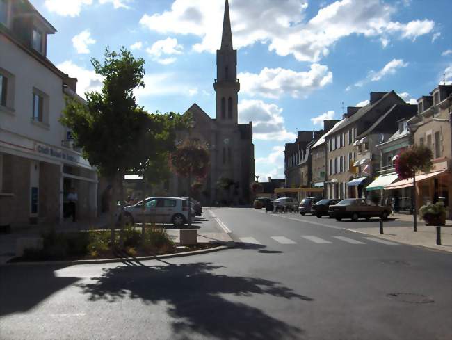 La place de Broons - Broons (22250) - Côtes-d'Armor