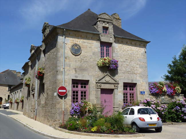 Masion du 17e siècle sur la Grand Place - Collinée (22330) - Côtes-d'Armor